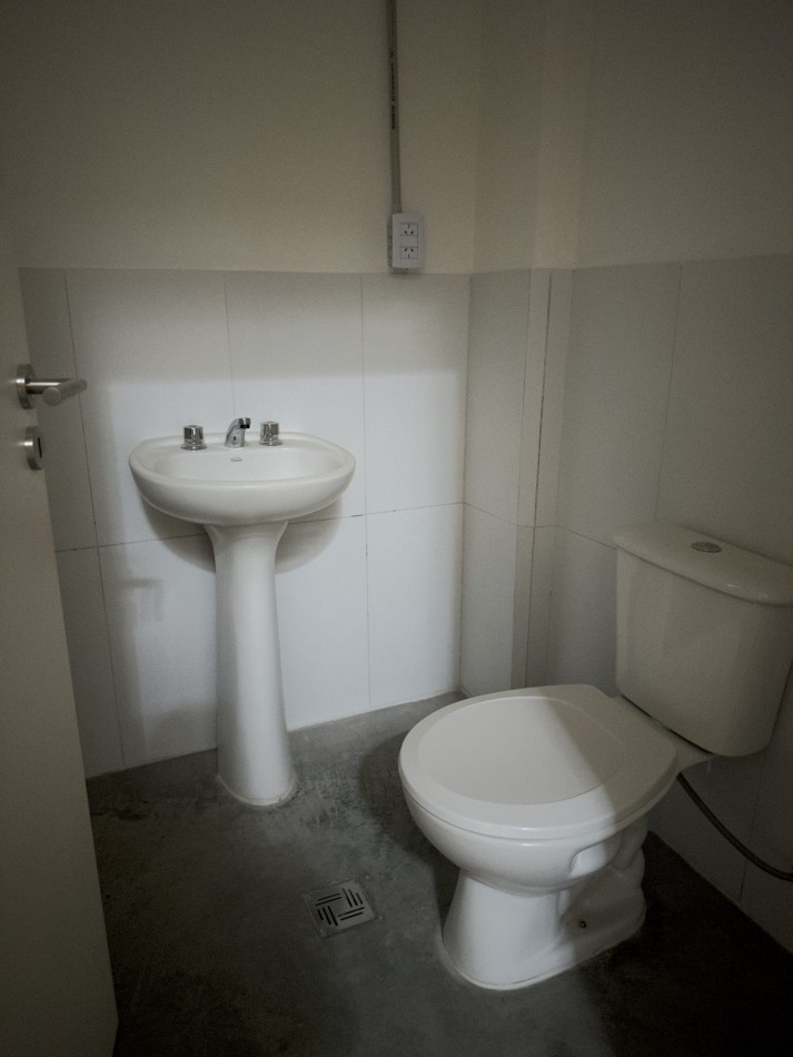 MULTIBOX, Av Camino del Peru 700, YB.